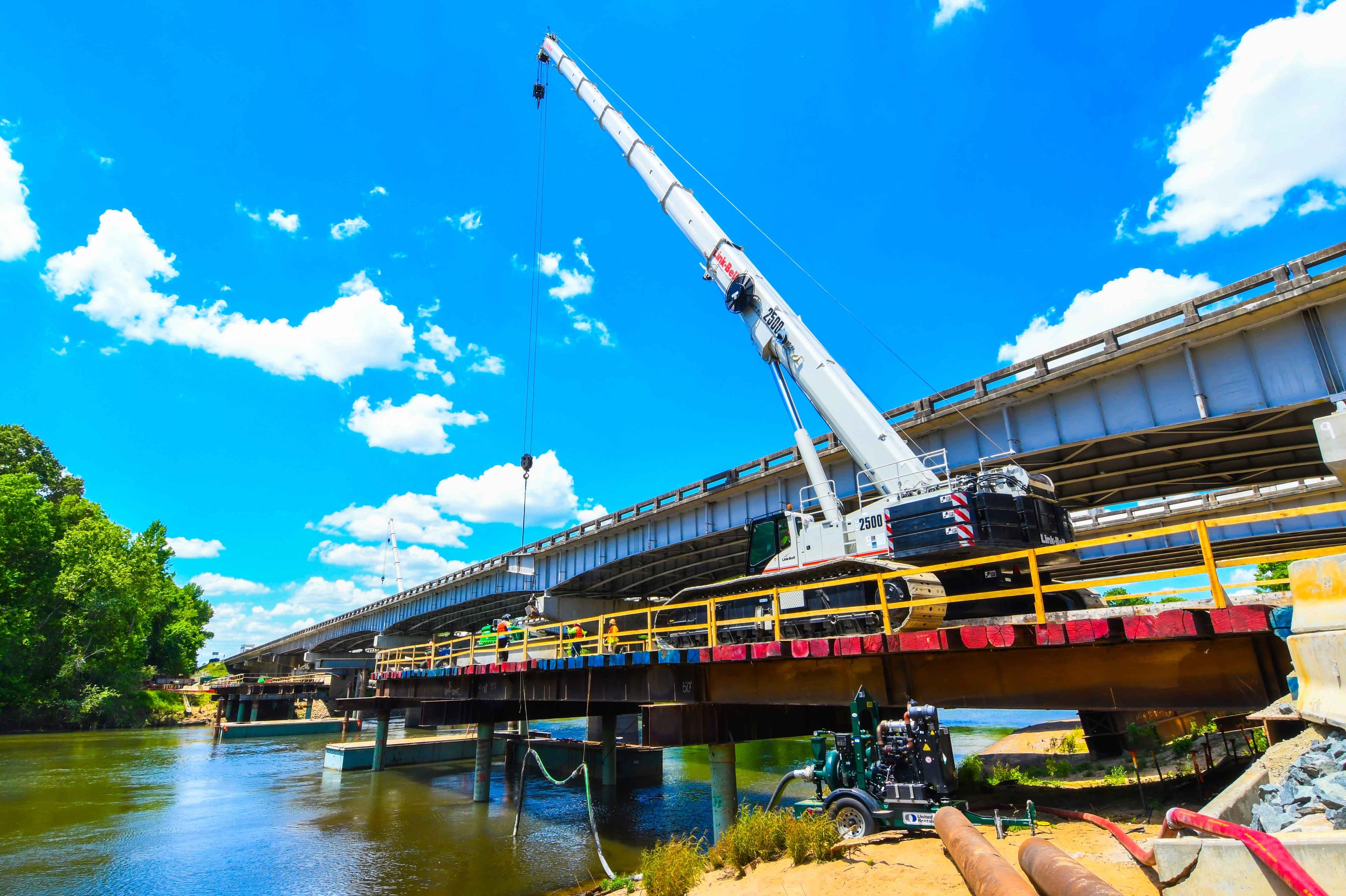 Link-Belt TCC-2500s Enhance South Carolina Bridge Construction