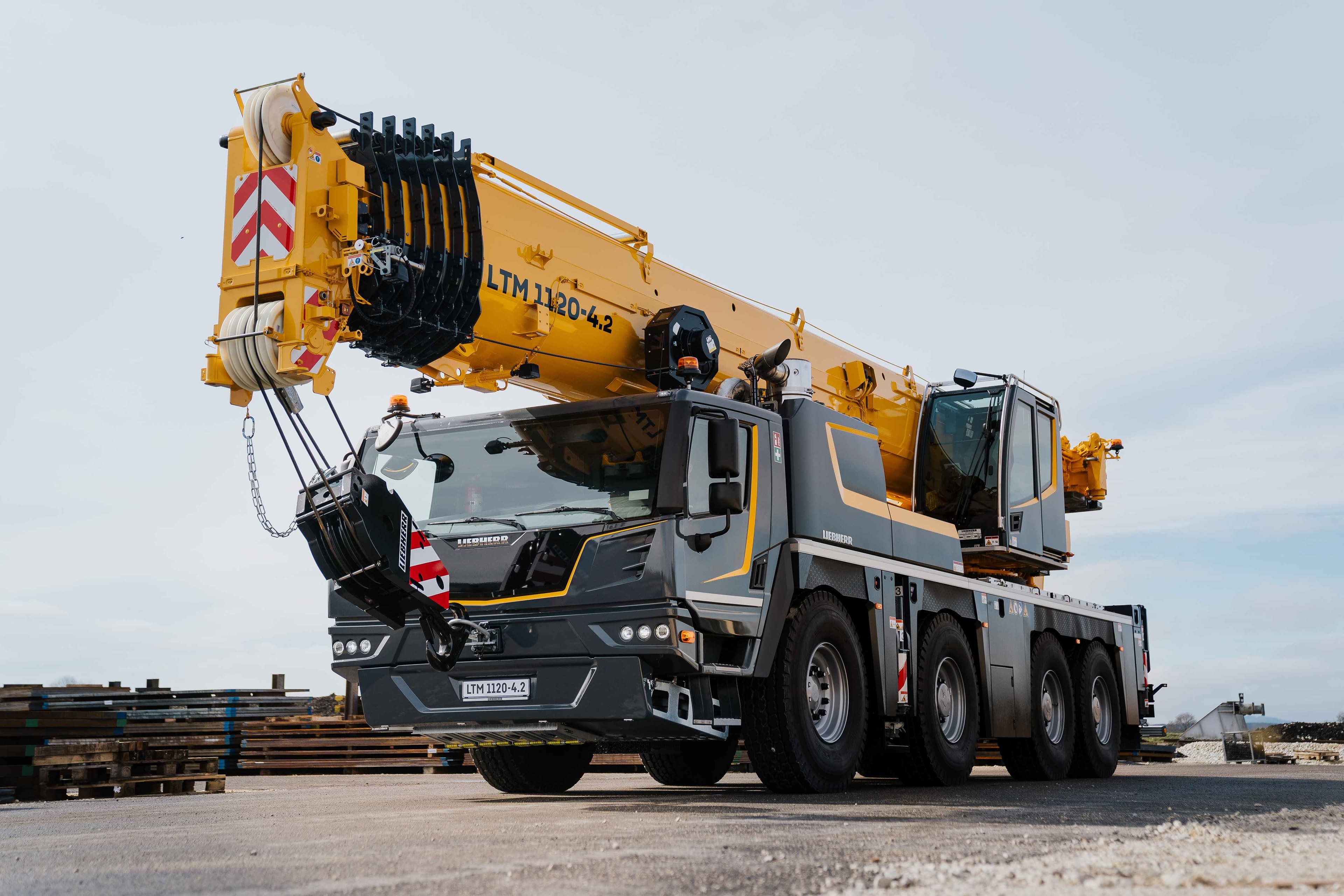 Liebherr Debuts LTM 1120-4.2 Crane With LICCON3