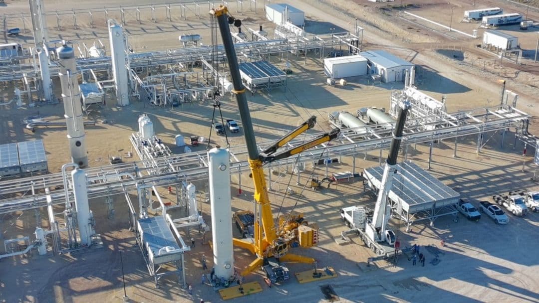 LiftHigh Crane & Rigging Crane on site