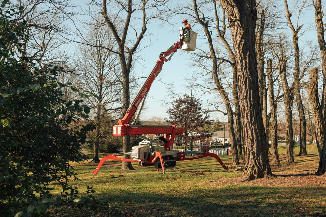Altec Teupen TL127AJplus, a spider lift that features a 127-foot articulating and telescopic boom and an 882-pound platform capacity